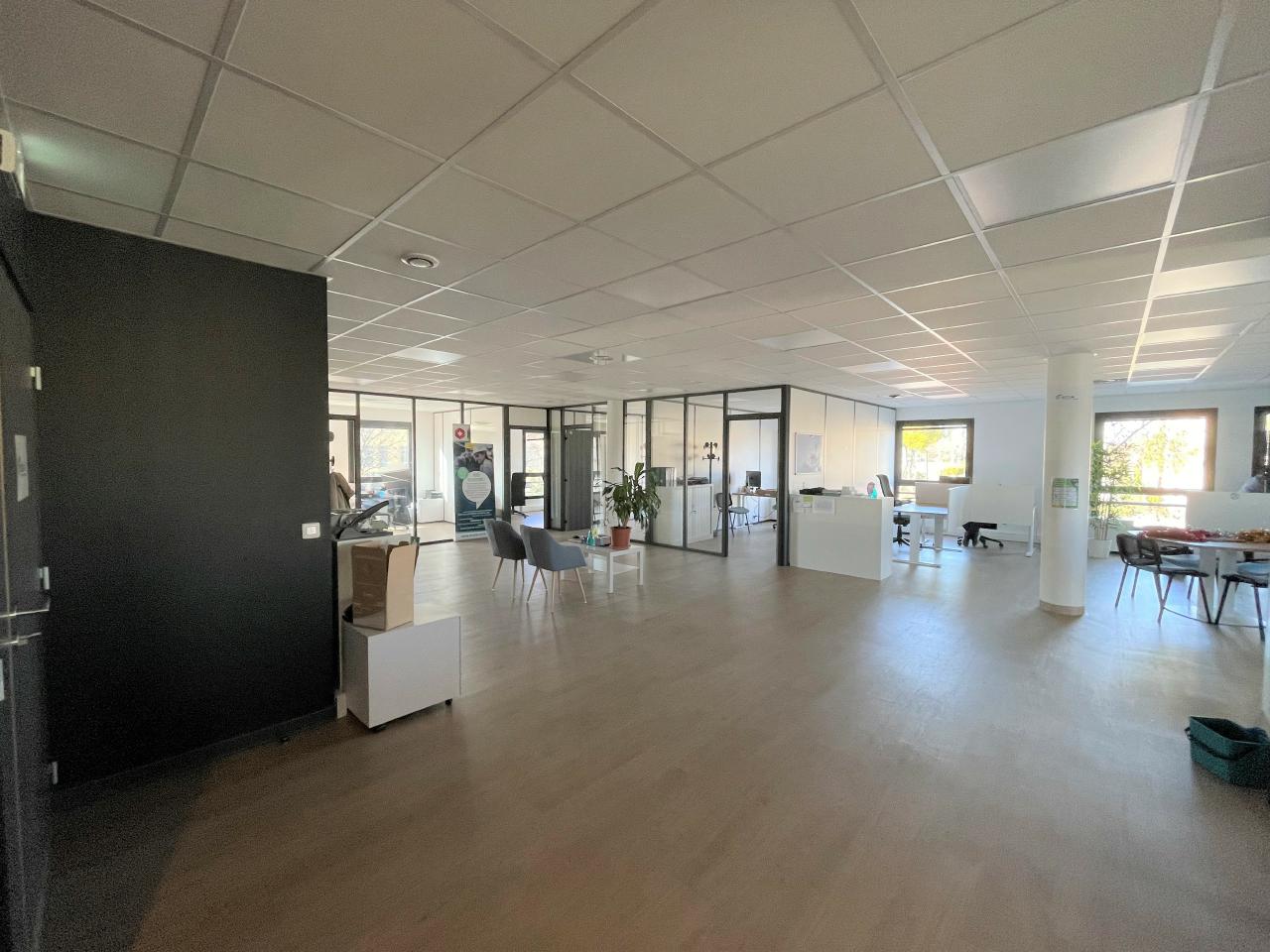 Bureau Aix-en-Provence 2000m² Location bureau Aix-en-Provence Bouches-du-Rhône OLBUR2419797 14